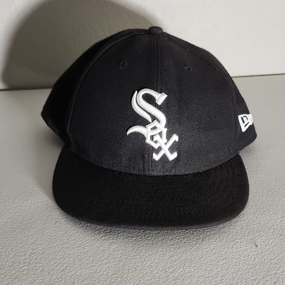 Chicago White Sox Hat Cap Fitted Mens 7 7/8 Black New Era MLB Baseball Logo